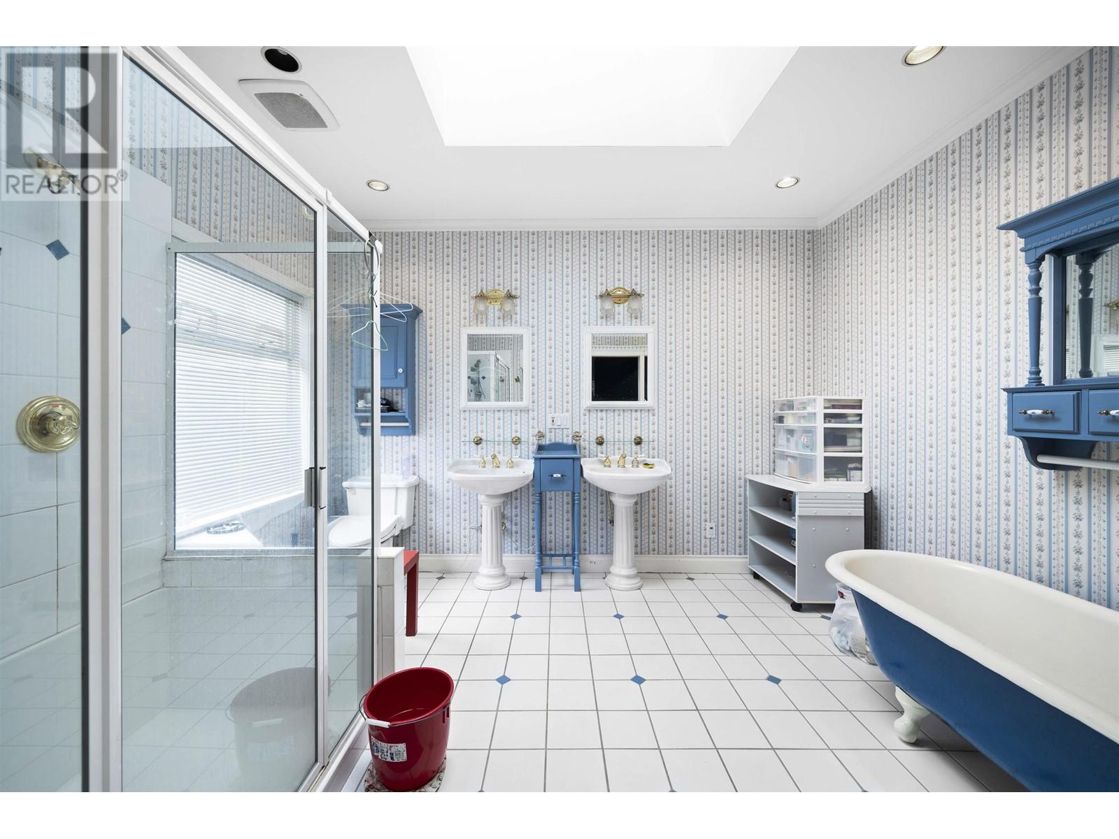Listing Picture 14 of 20 : 3220 GARDEN CITY ROAD, Richmond / 烈治文 - 魯藝地產 Yvonne Lu Group - MLS Medallion Club Member