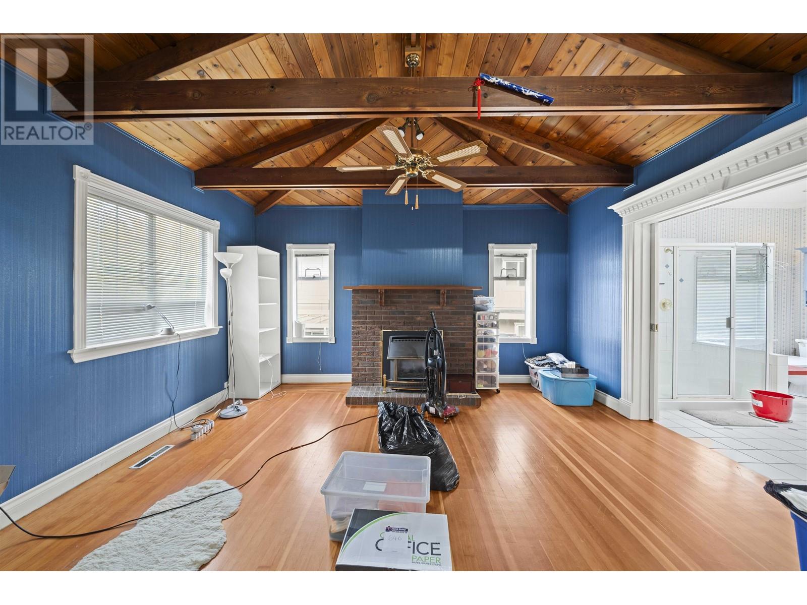 Listing Picture 13 of 20 : 3220 GARDEN CITY ROAD, Richmond / 烈治文 - 魯藝地產 Yvonne Lu Group - MLS Medallion Club Member