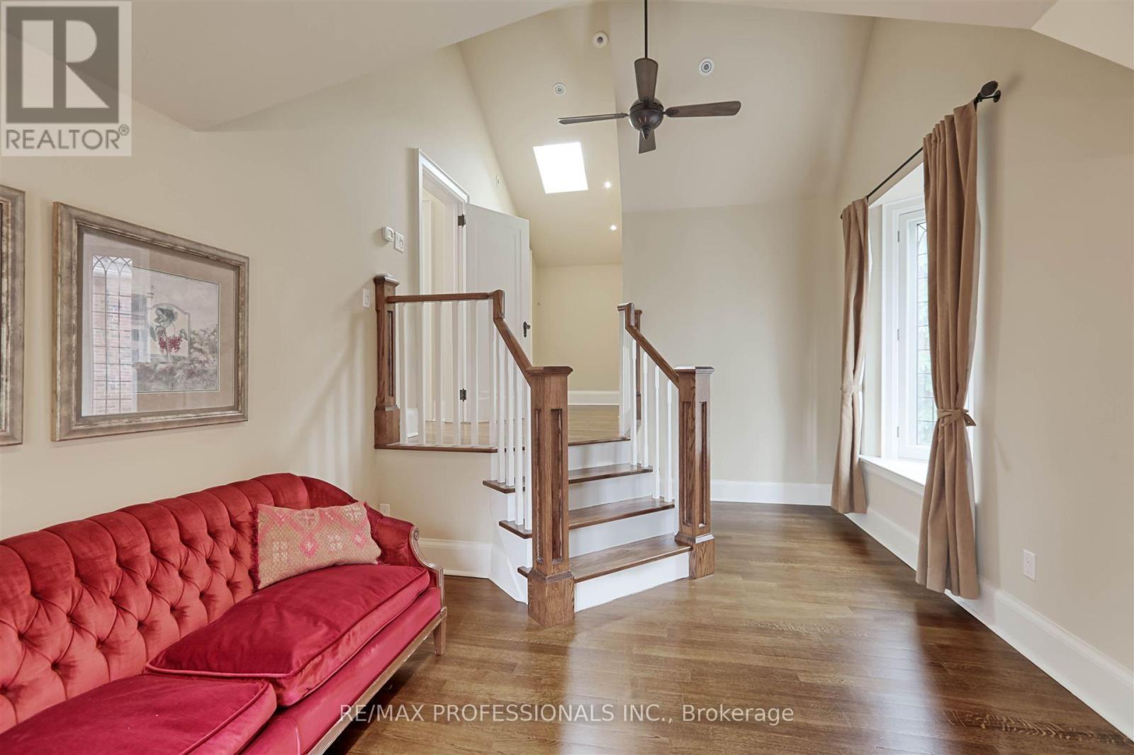 231 Grenview Boulevard S, Toronto, Ontario  M8Y 3V2 - Photo 26 - W12131552