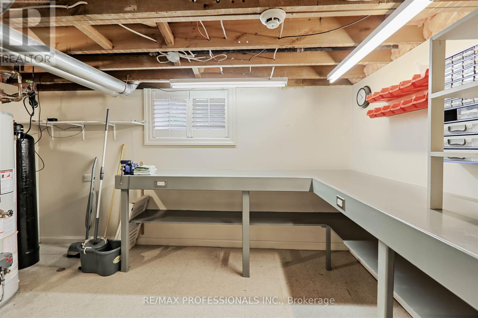 231 Grenview Boulevard S, Toronto, Ontario  M8Y 3V2 - Photo 36 - W12131552