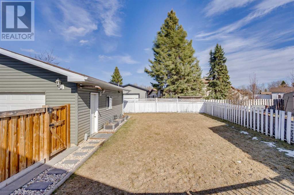 Property at 241 Ermine Crescent image 3