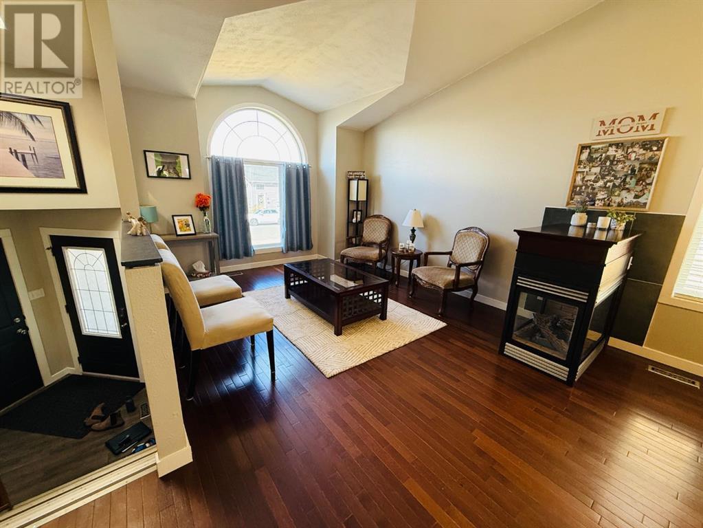 Property at 290 Peigan Court W image 4