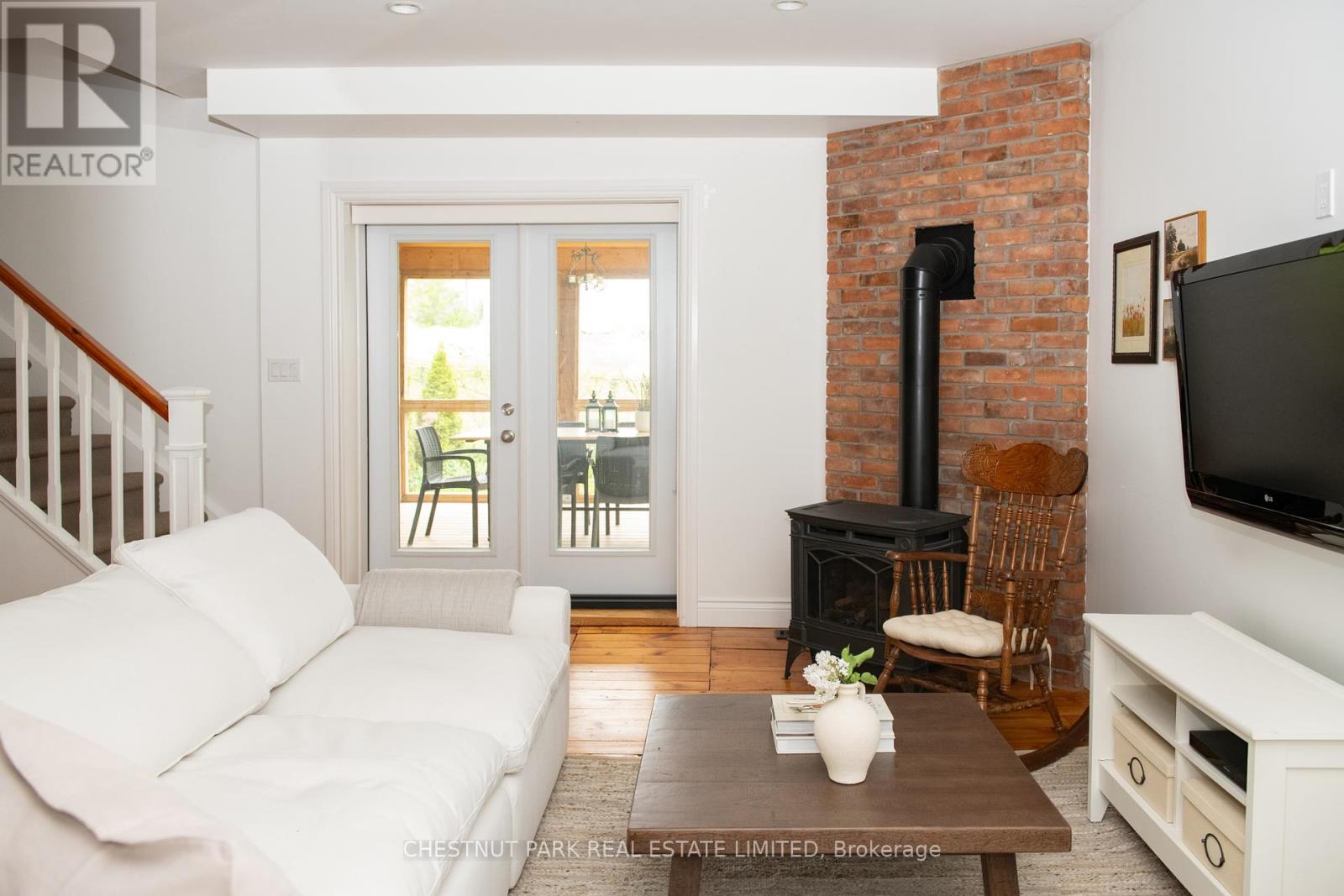 25 Stanley Street, Prince Edward County, Ontario  K0K 1G0 - Photo 14 - X12131613
