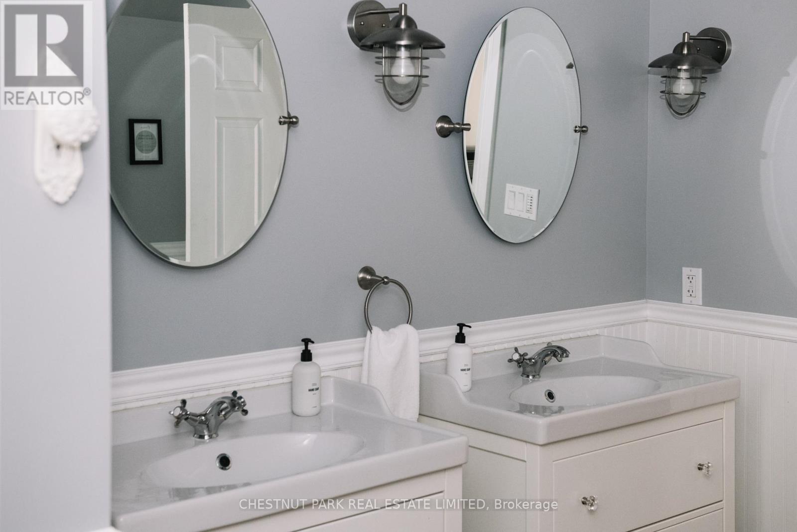 25 Stanley Street, Prince Edward County, Ontario  K0K 1G0 - Photo 19 - X12131613