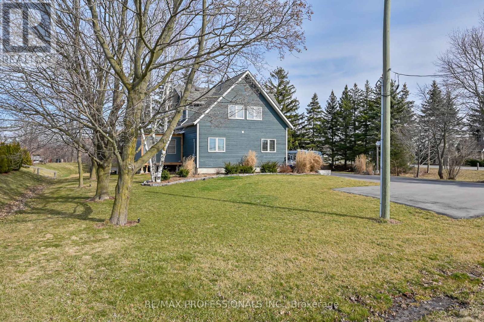 Property at 195 HWY 5 W image 3