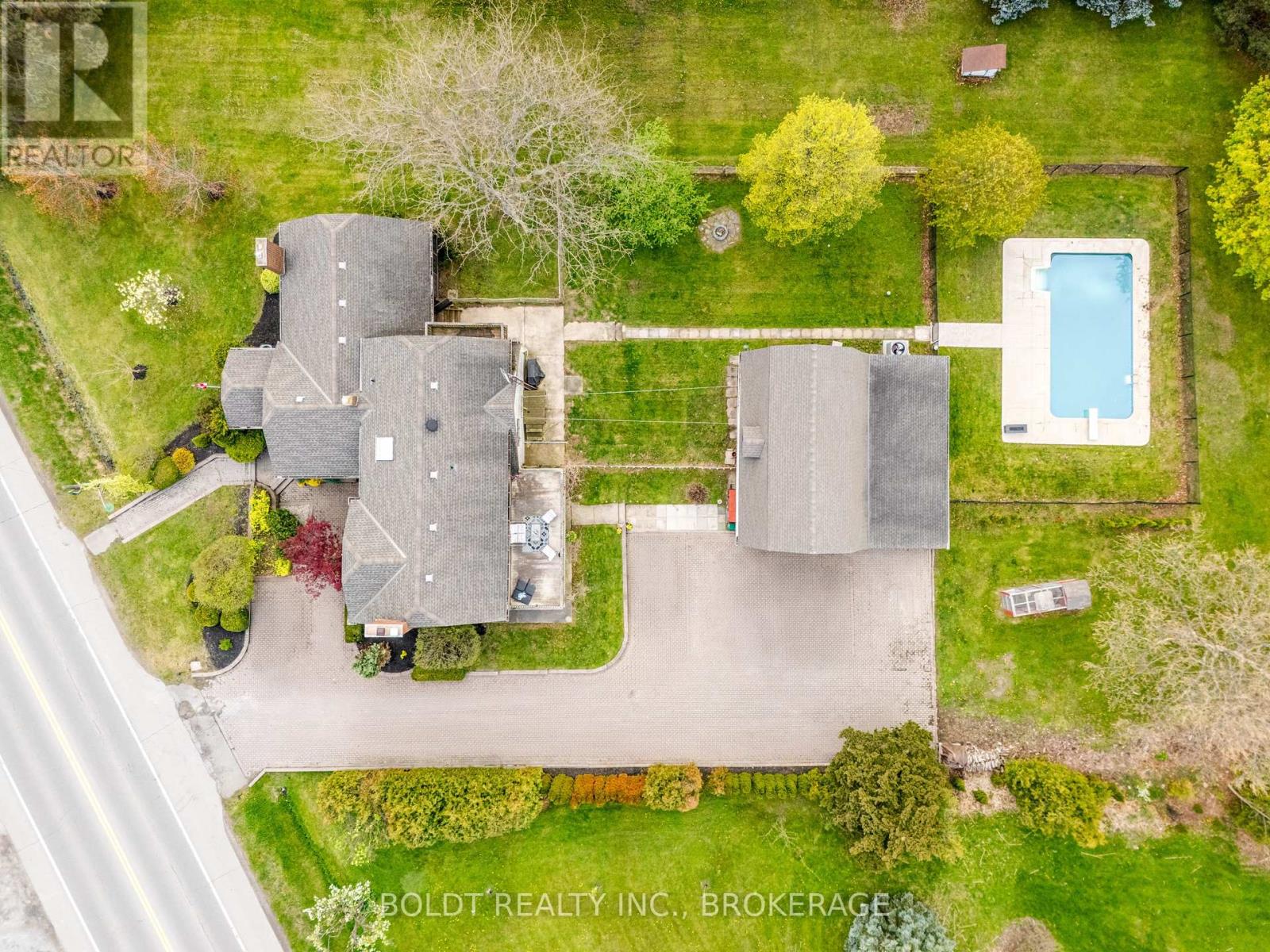 Property at 468 LAKESHORE ROAD image 3