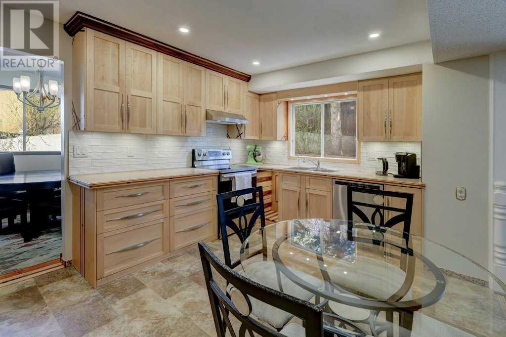 Property at 19 Edgewood Place NW image 4
