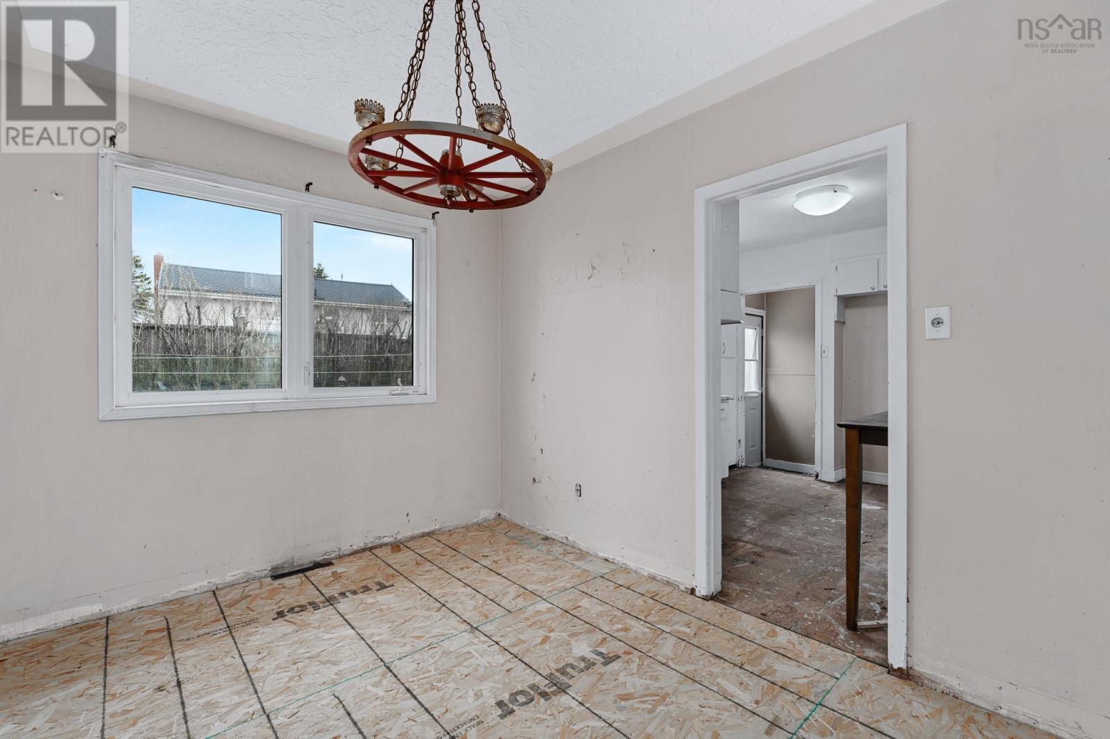 18 Edmond Drive, Dartmouth, Nova Scotia  B2W 2K2 - Photo 5 - 202510108