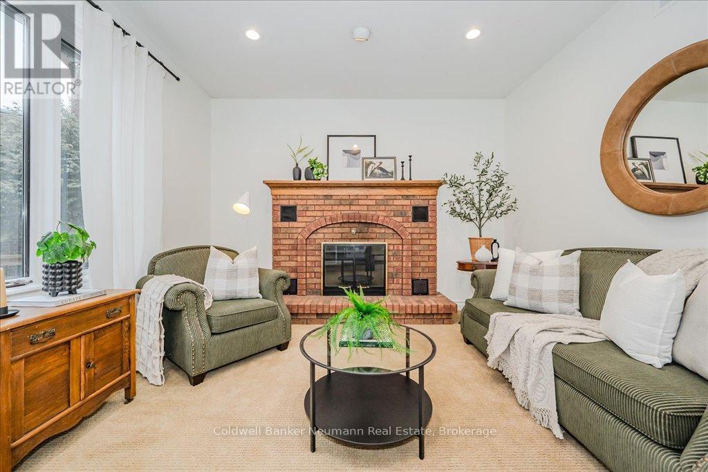 28 Valleyridge Trail, Guelph, Ontario  N1G 4B3 - Photo 19 - X12131840