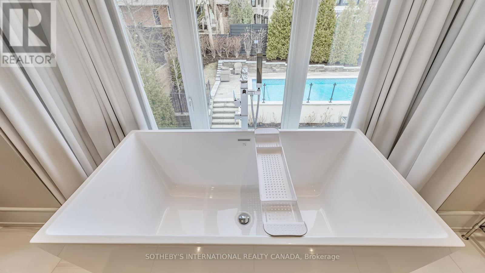 77 Bannatyne Drive, Toronto, Ontario  M2L 2P2 - Photo 30 - C12119659