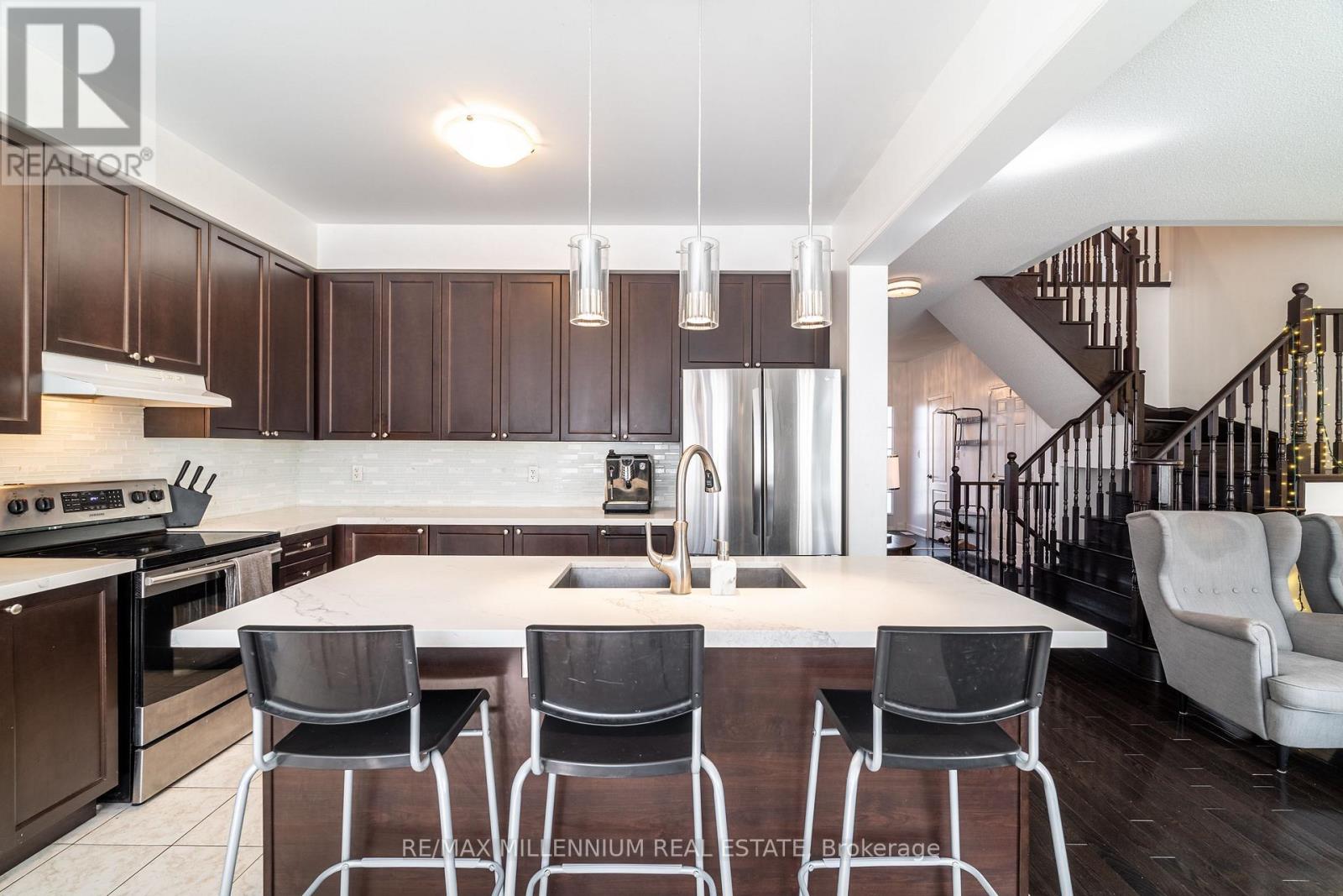 33 Britannia Avenue E, Oshawa, Ontario  L1L 0C1 - Photo 10 - E12065085