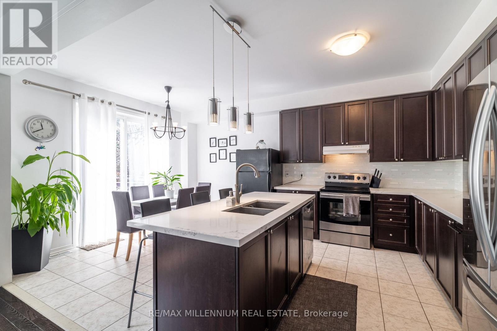33 Britannia Avenue E, Oshawa, Ontario  L1L 0C1 - Photo 7 - E12065085