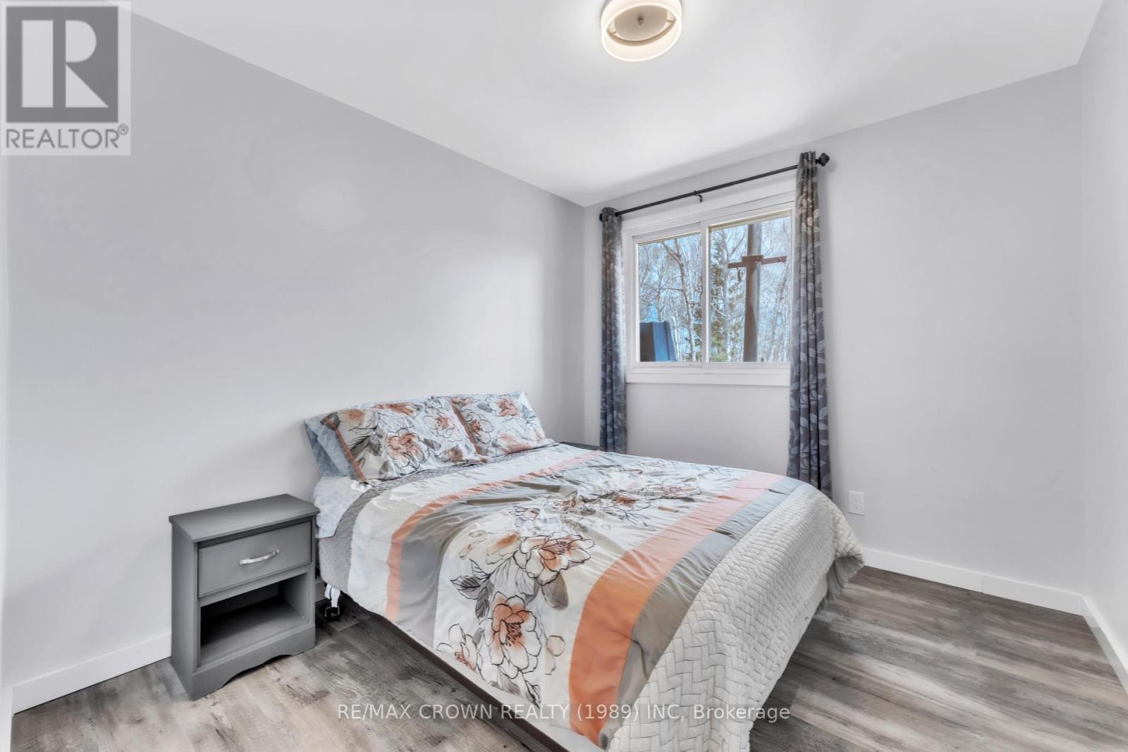40 Birch Crescent, Temagami, Ontario  P0H 2H0 - Photo 12 - X12129731