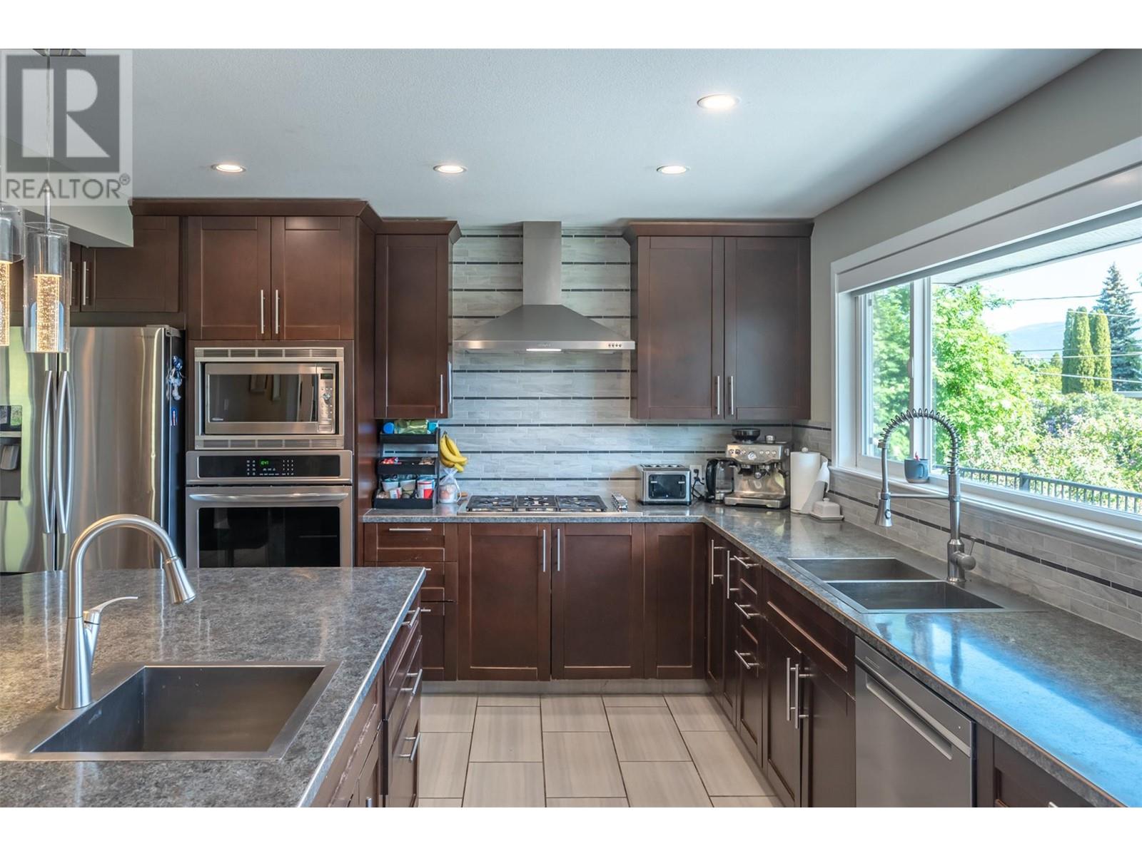 1107 Park Place, Penticton, British Columbia  V2A 8X9 - Photo 43 - 10346787