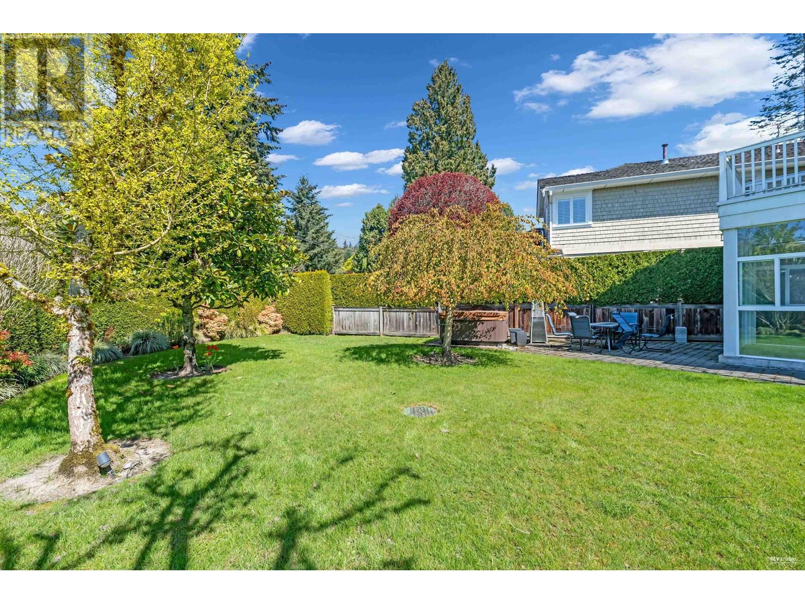 Property at 4379 ROSS CRESCENT image 4
