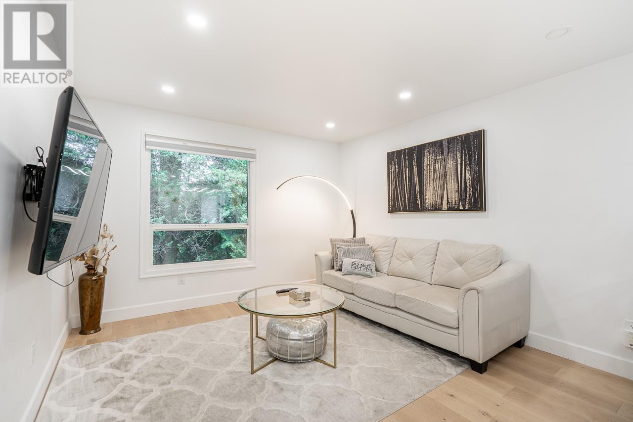 1620 Mclean Drive, Vancouver, British Columbia  V5L 3P3 - Photo 8 - R2998431