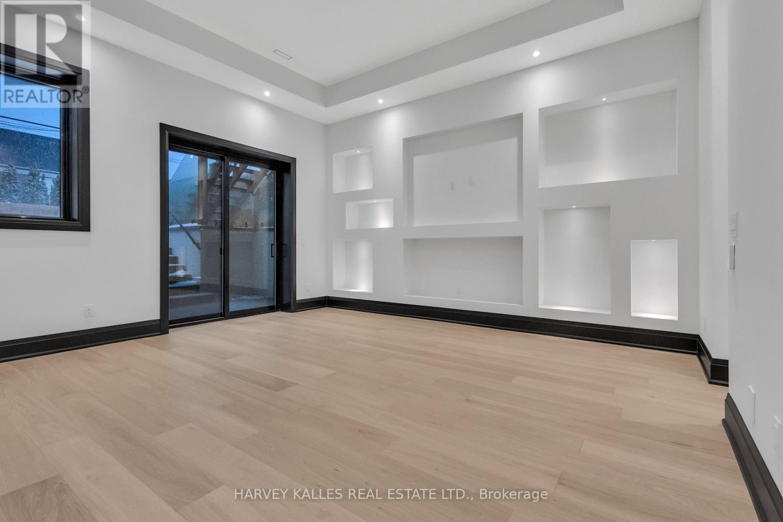 681 Glencairn Avenue, Toronto, Ontario  M6B 1Z8 - Photo 47 - C12131652