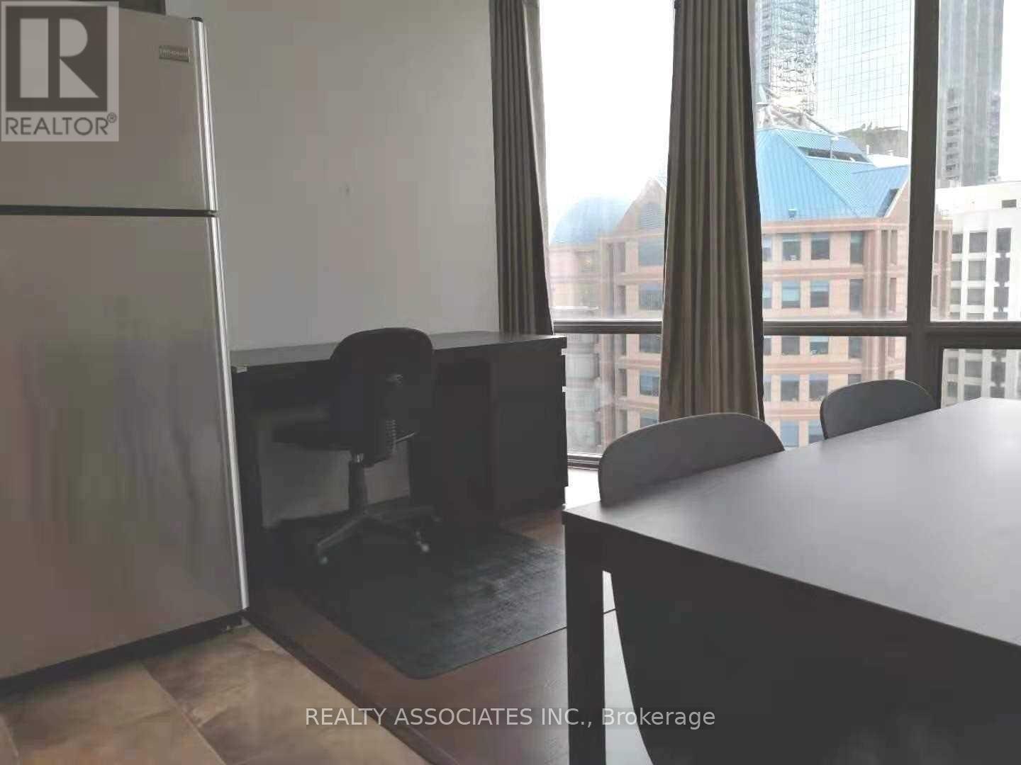 1309 - 832 Bay Street, Toronto, Ontario  M5S 1Z6 - Photo 6 - C12131723