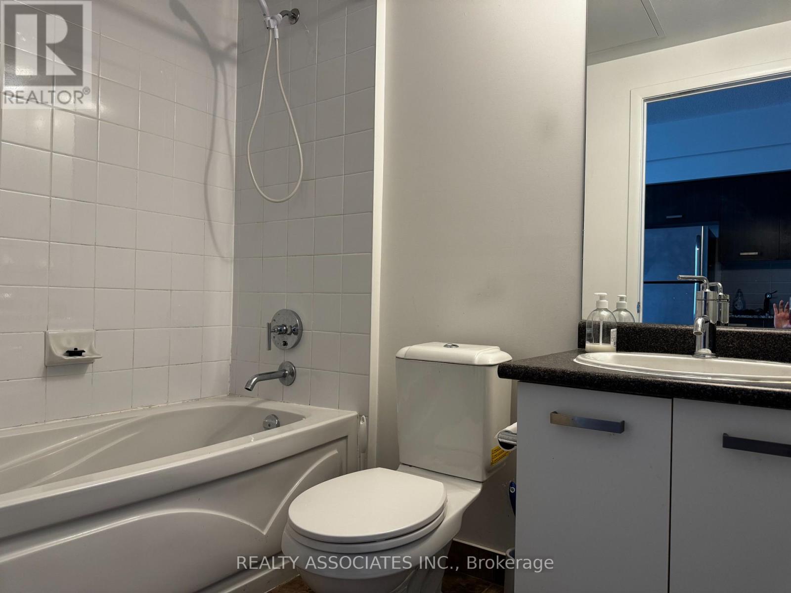 1309 - 832 Bay Street, Toronto, Ontario  M5S 1Z6 - Photo 9 - C12131723