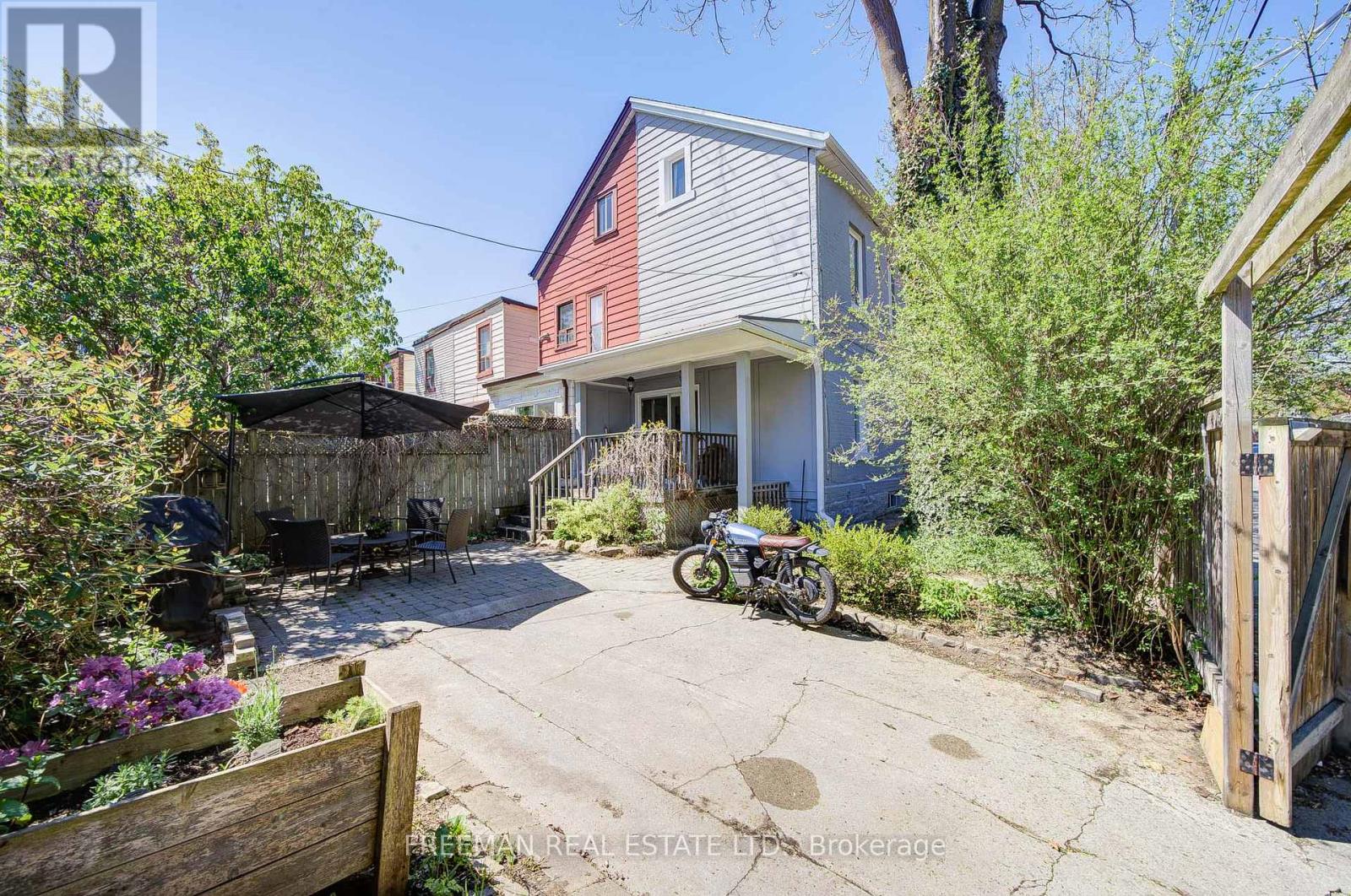 1 Andrews Avenue, Toronto, Ontario  M6J 1S2 - Photo 30 - C12131779