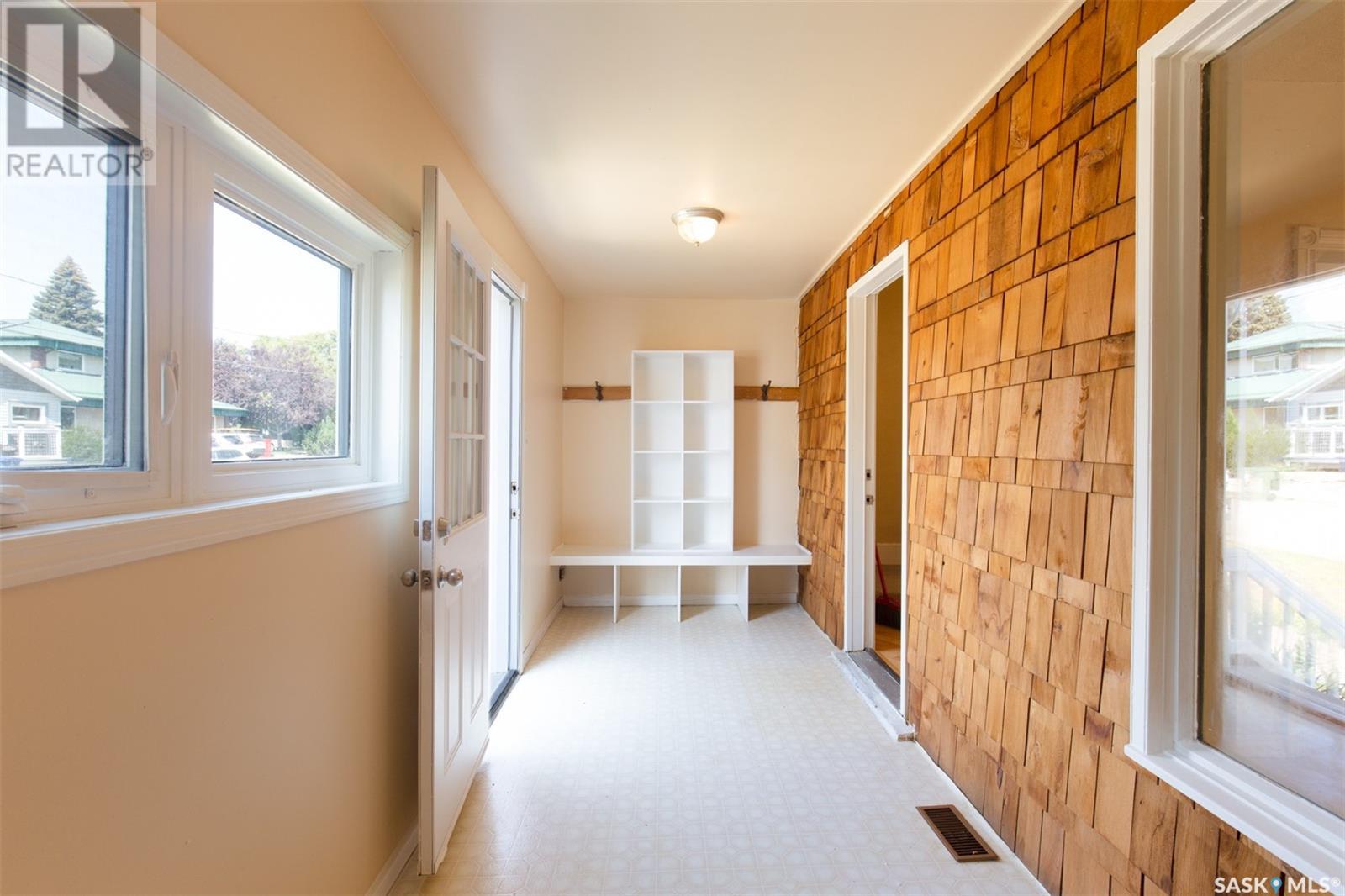 Property at 881 Elgin AVENUE image 3