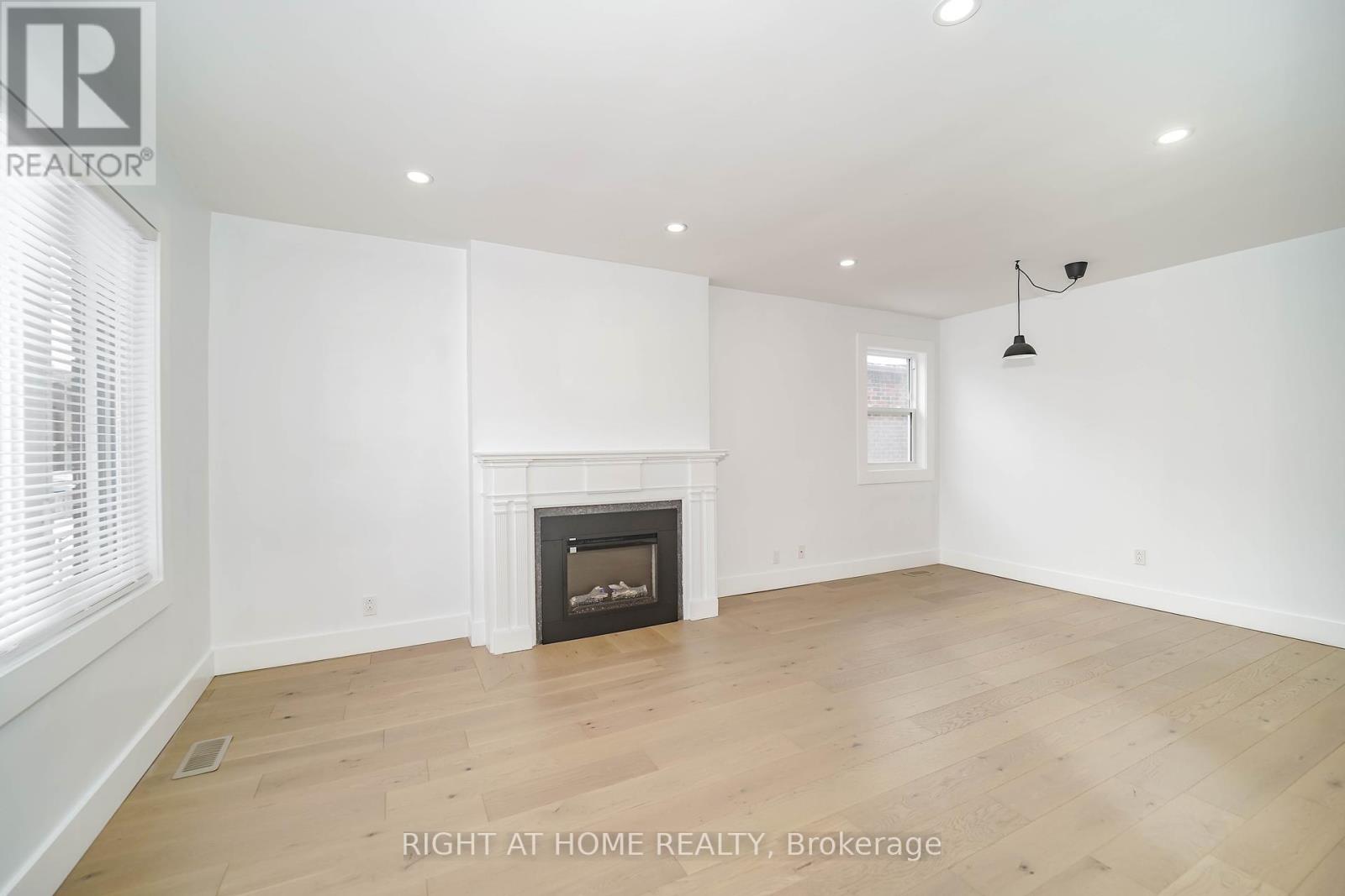 1380 Woodbine Avenue, Toronto, Ontario  M4C 4G5 - Photo 4 - E12131685
