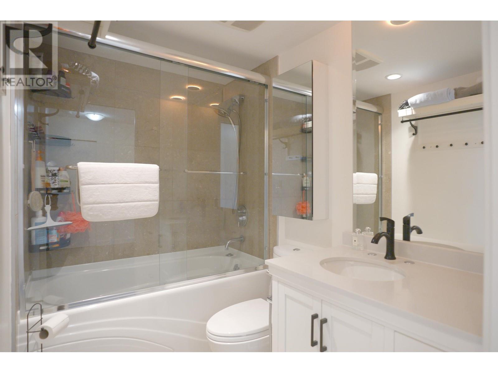 Listing Picture 13 of 40 : 1907 918 COOPERAGE WAY, Vancouver / 溫哥華 - 魯藝地產 Yvonne Lu Group - MLS Medallion Club Member