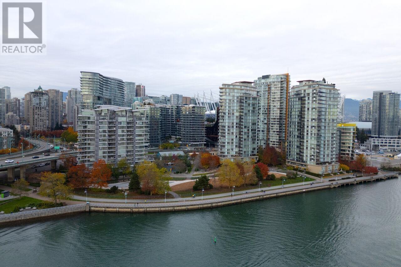 Listing Picture 26 of 40 : 1907 918 COOPERAGE WAY, Vancouver / 溫哥華 - 魯藝地產 Yvonne Lu Group - MLS Medallion Club Member