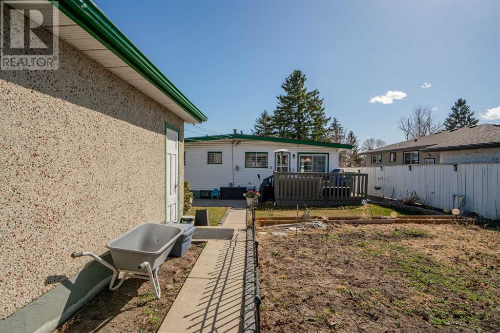 908 Raynard Crescent Se, Calgary, Alberta  T2A 1X9 - Photo 39 - A2211548