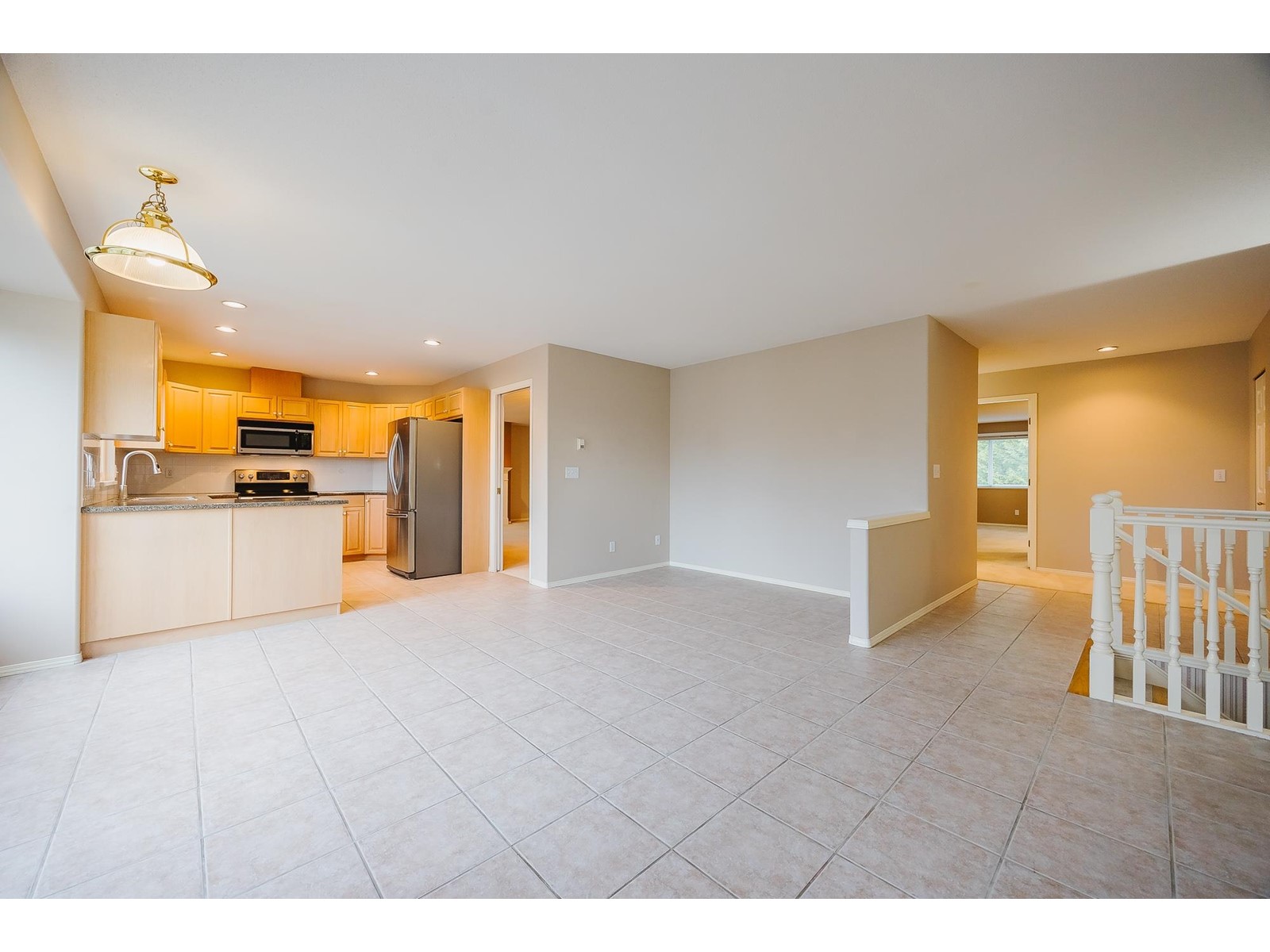 309 13888 70 Avenue, Surrey, British Columbia  V3W 0R8 - Photo 2 - R2993666