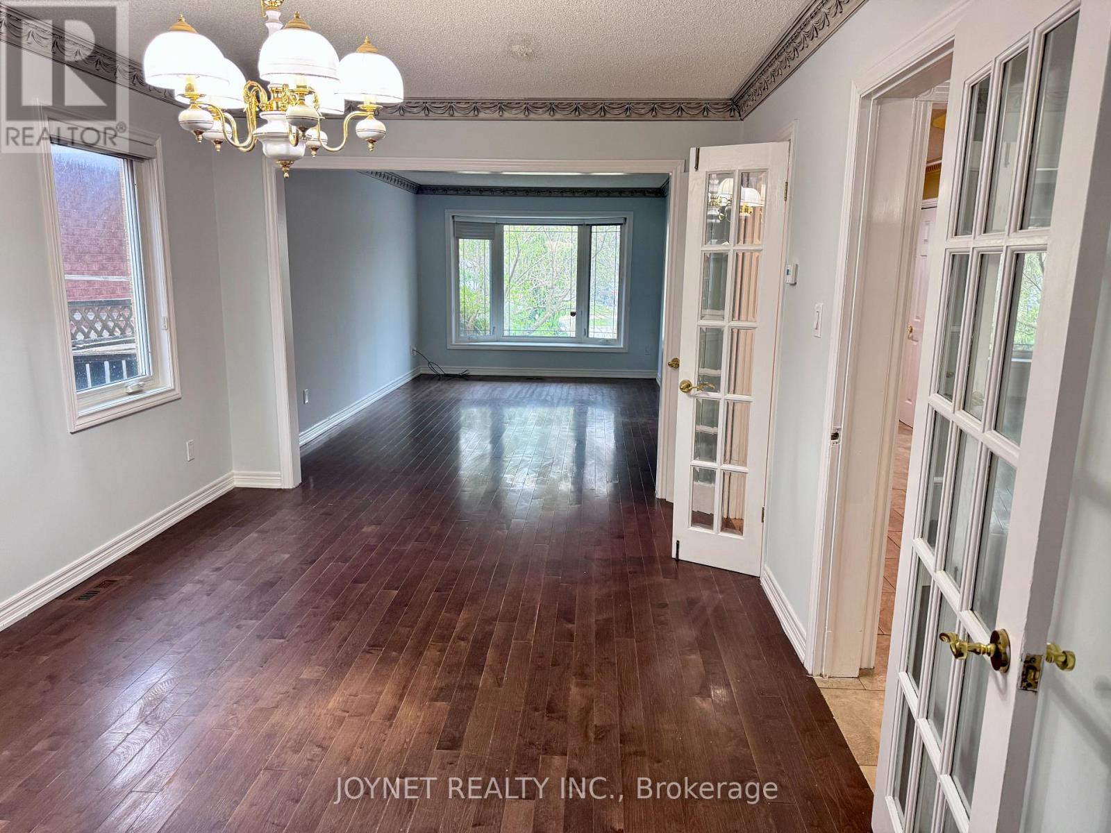43 Castlehill Road, Vaughan, Ontario  L6A 1N8 - Photo 3 - N12131629