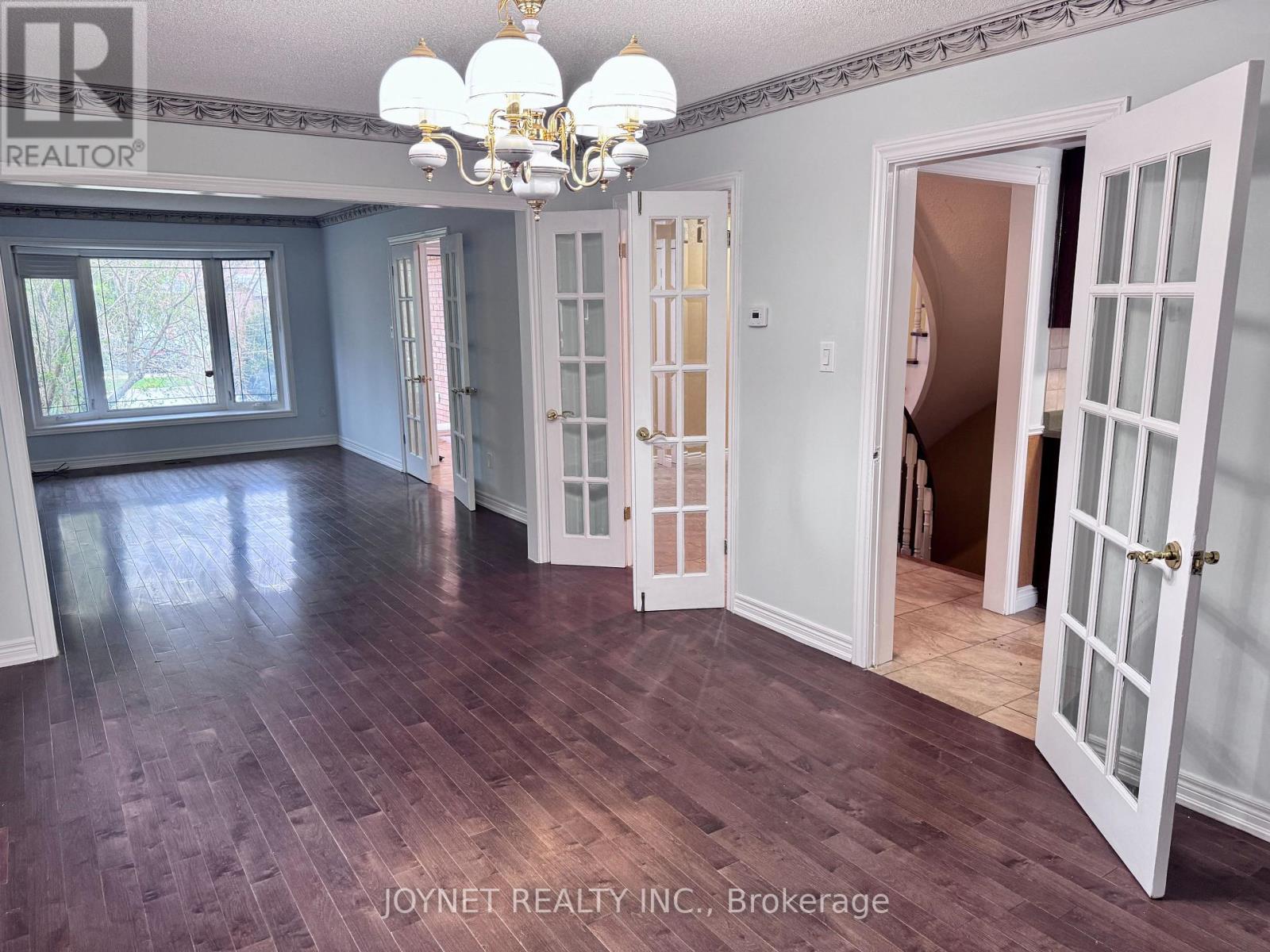 43 Castlehill Road, Vaughan, Ontario  L6A 1N8 - Photo 4 - N12131629