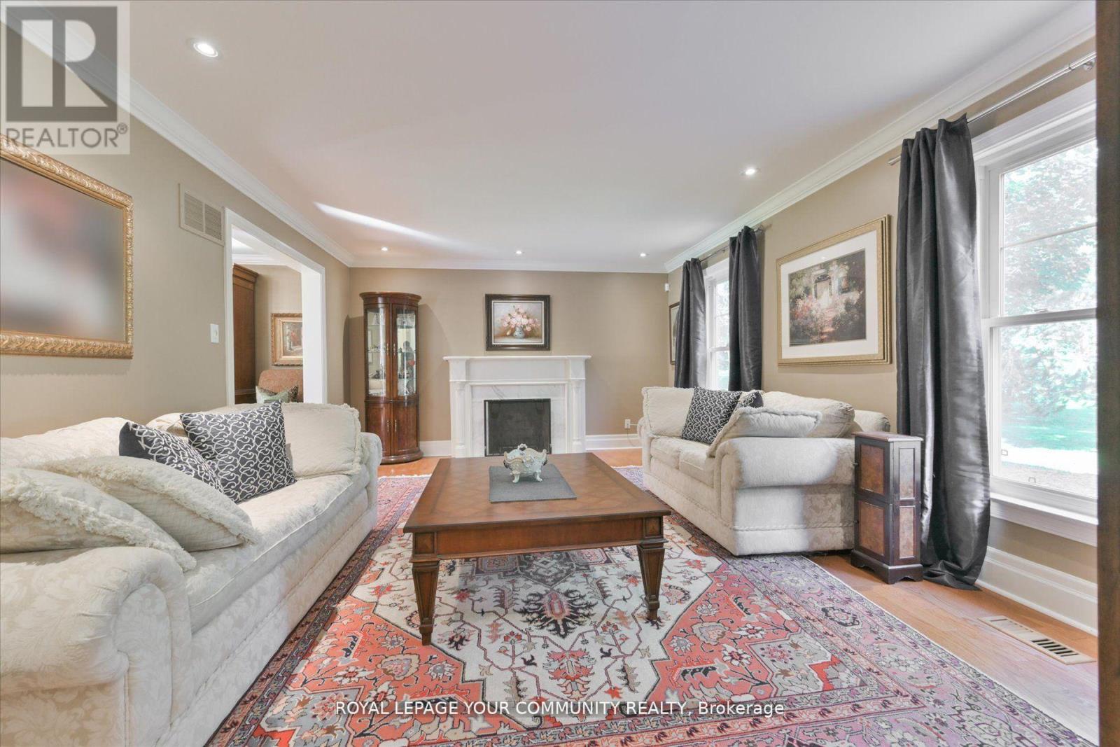 7 Skyview Lane, Aurora, Ontario  L4G 6W5 - Photo 7 - N12131678