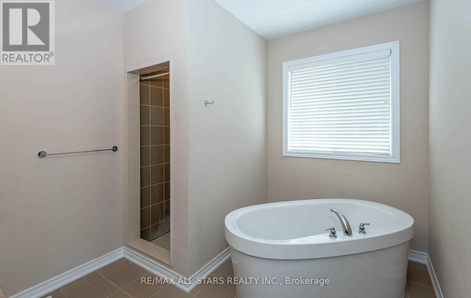 20 Beechener Street, Georgina, Ontario  L0E 1R0 - Photo 32 - N12131686