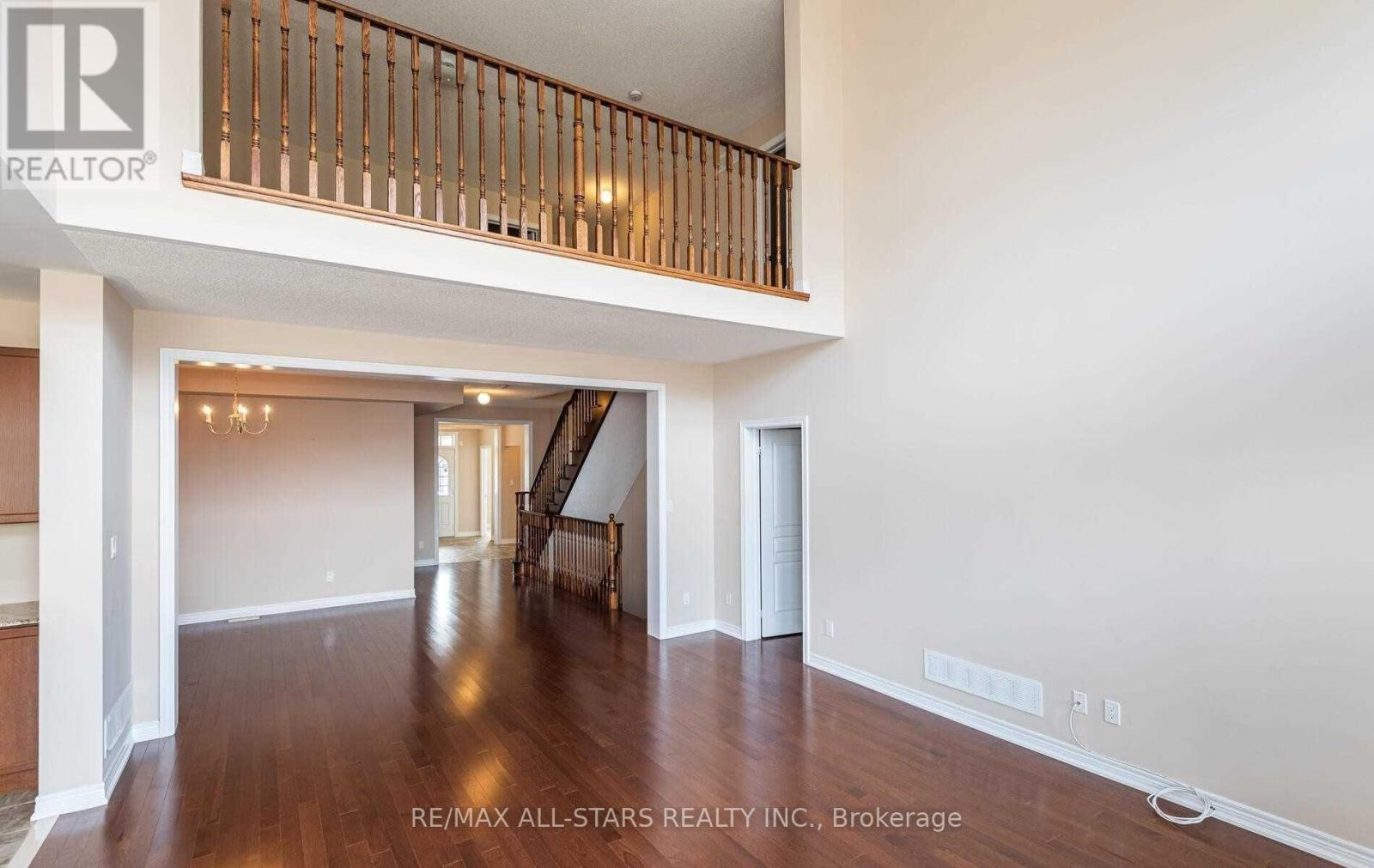 20 Beechener Street, Georgina, Ontario  L0E 1R0 - Photo 7 - N12131686