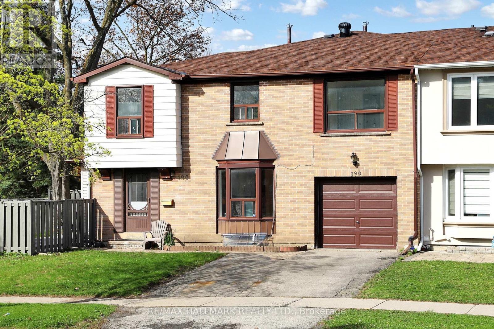 190 Springhead Gardens, Richmond Hill, Ontario  L4C 5C8 - Photo 1 - N12131713