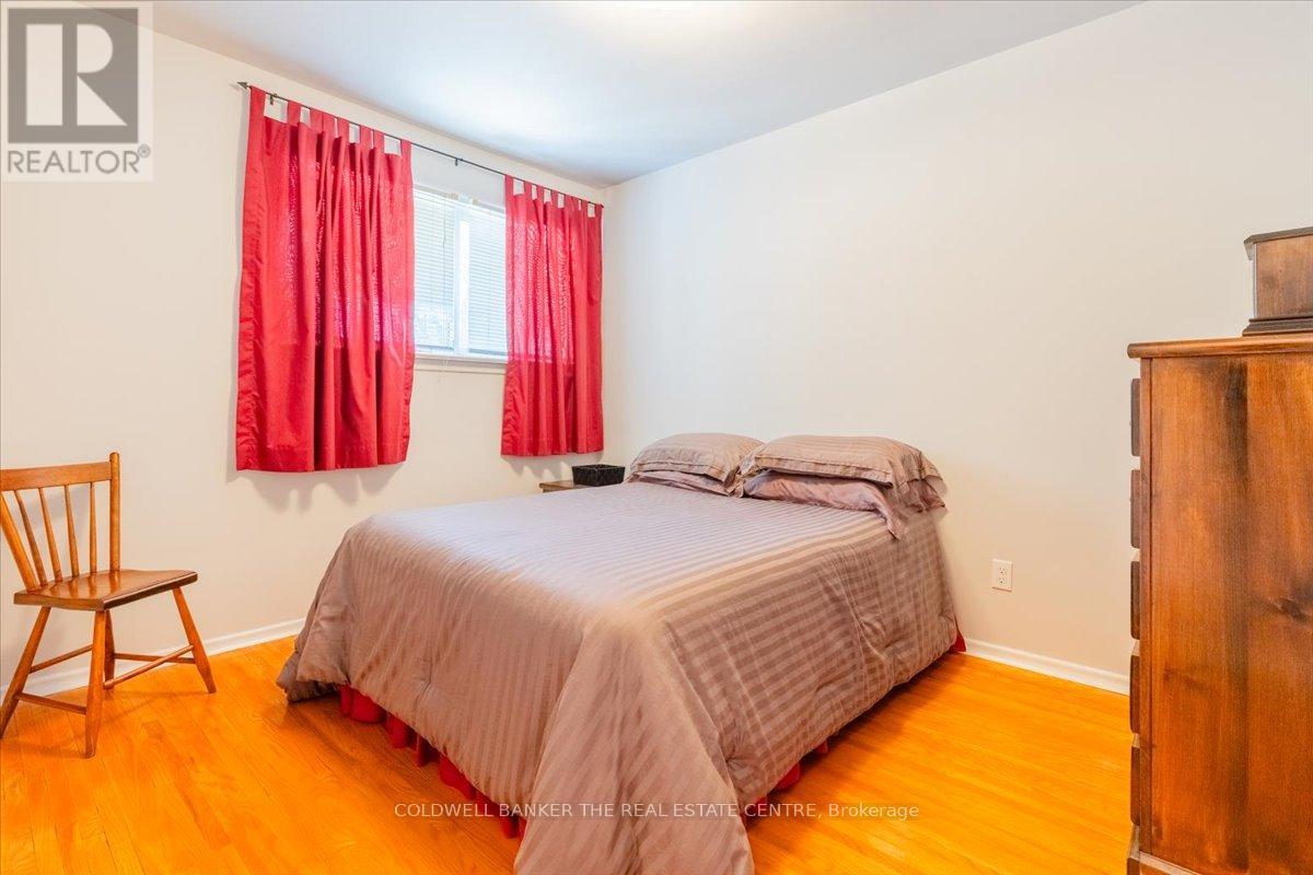 102 Park Avenue, Newmarket, Ontario  L3Y 1T7 - Photo 13 - N12131728