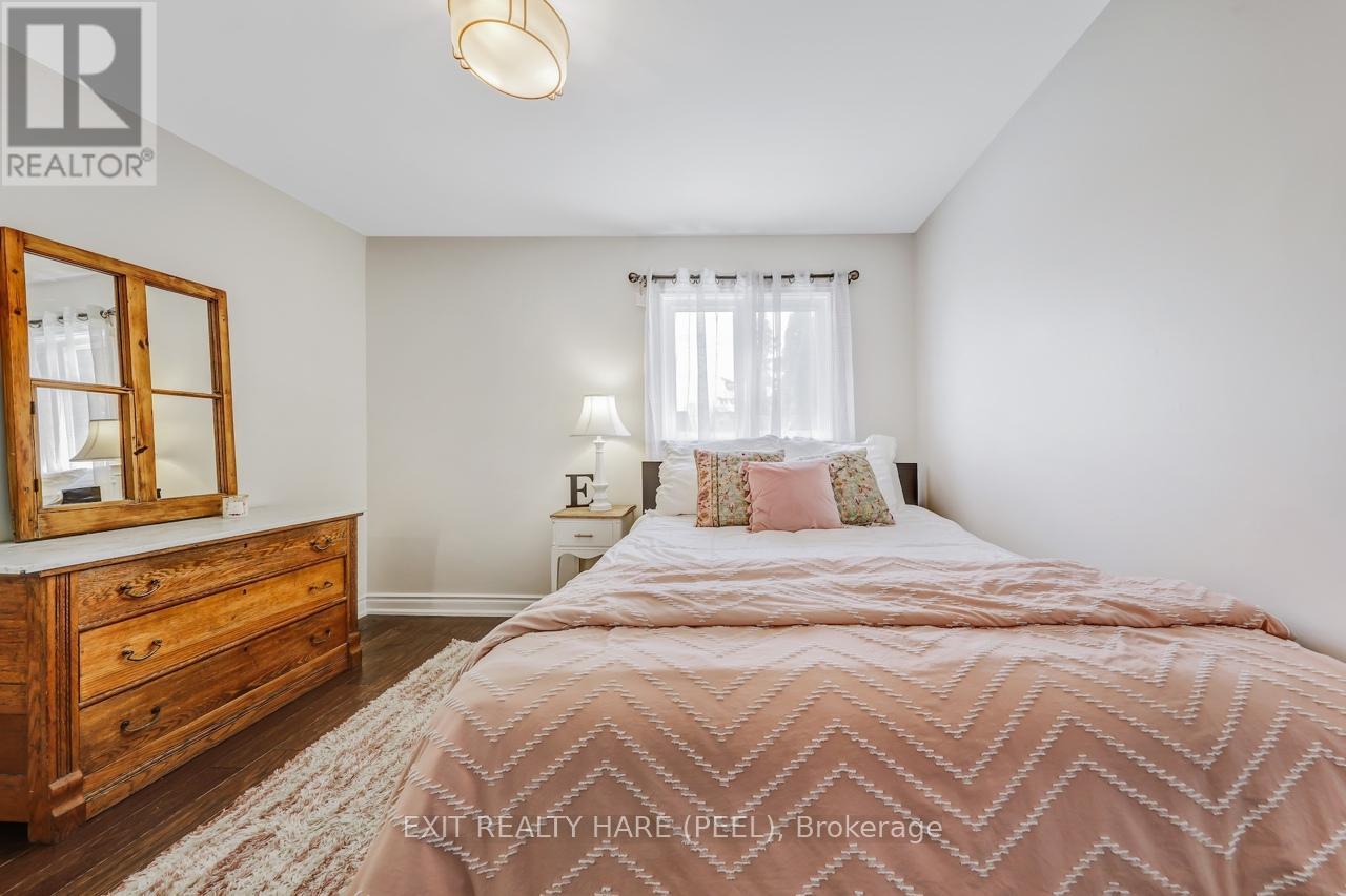 16 Autumn Way, Aurora, Ontario  L4G 4P1 - Photo 18 - N12131739