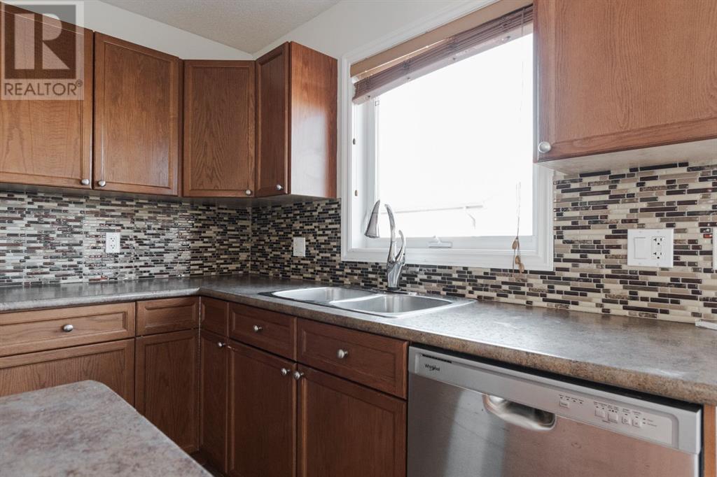 140 Warbler Avenue, Fort Mcmurray, Alberta  T9K 0A2 - Photo 12 - A2217987