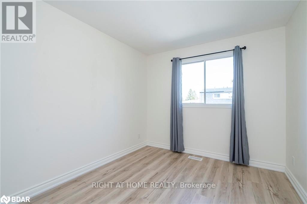 572 Spruce Street, Collingwood, Ontario  L9Y 4R2 - Photo 12 - S12131651