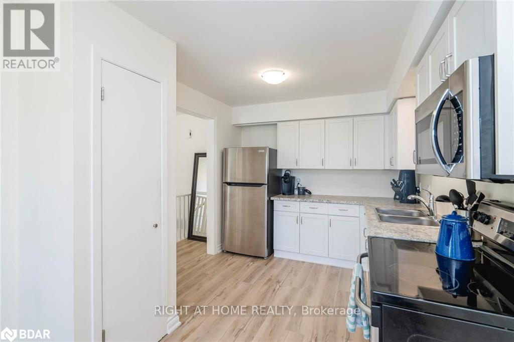 572 Spruce Street, Collingwood, Ontario  L9Y 4R2 - Photo 8 - S12131651