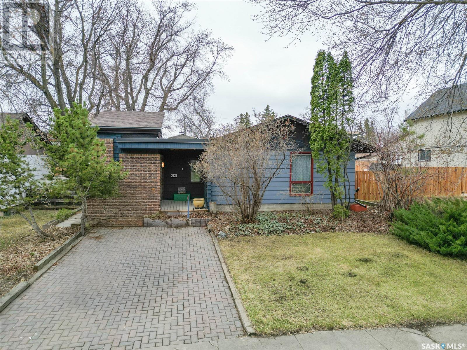 Property at 33 25th STREET E image 1