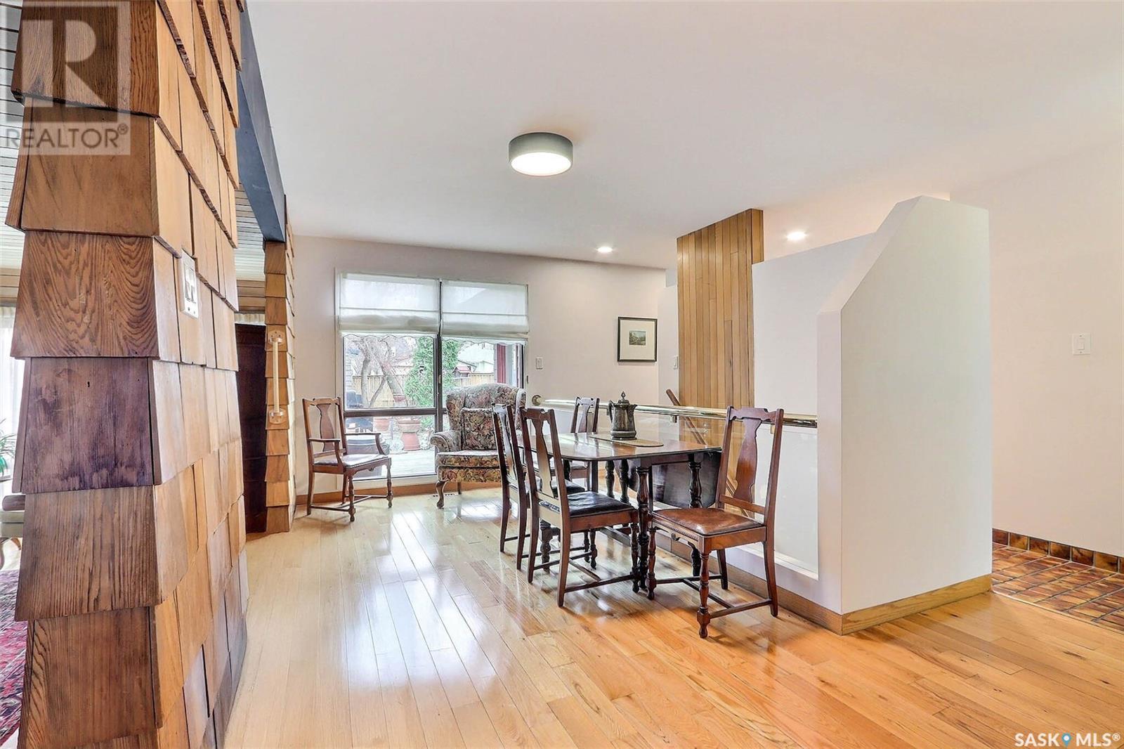 Property at 33 25th STREET E image 5
