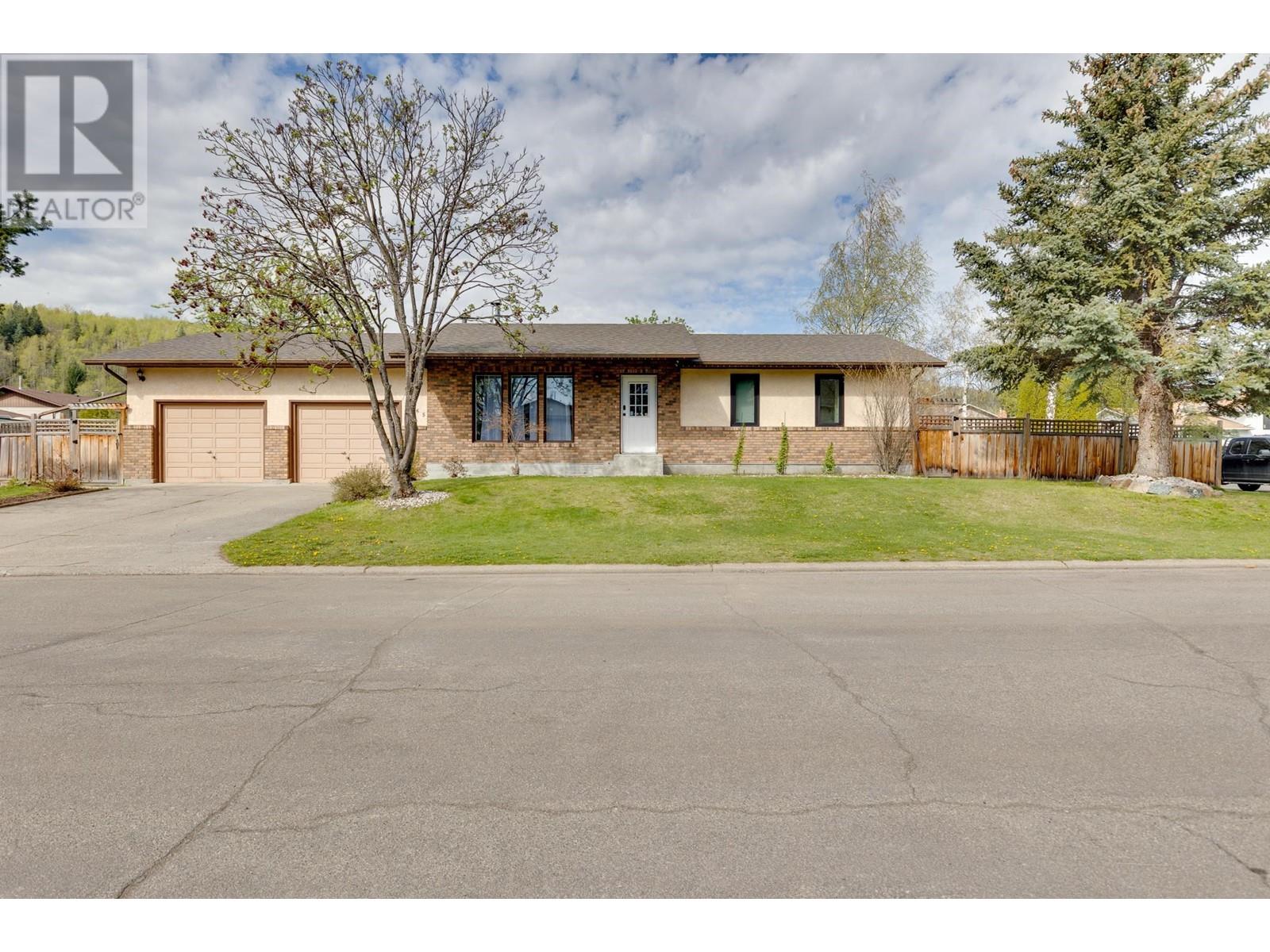 Property at 3765 SHANE CRESCENT image 1