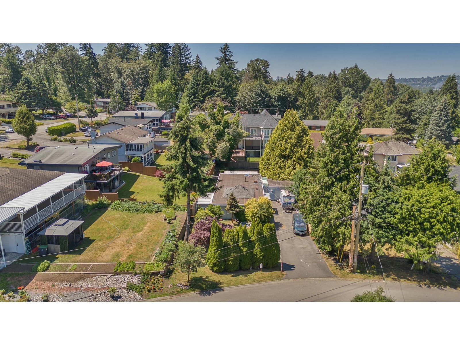 11277 134 Street, Surrey, British Columbia  V3R 2Z2 - Photo 4 - R2999168