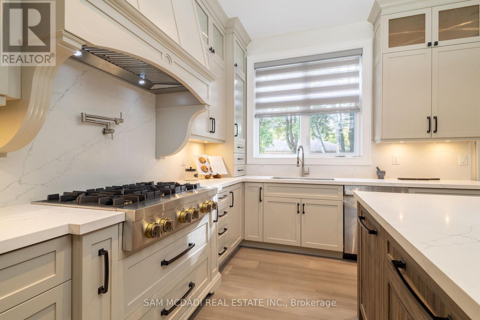 1615 Petrie Way, Mississauga, Ontario  L5J 1G8 - Photo 16 - W12131633