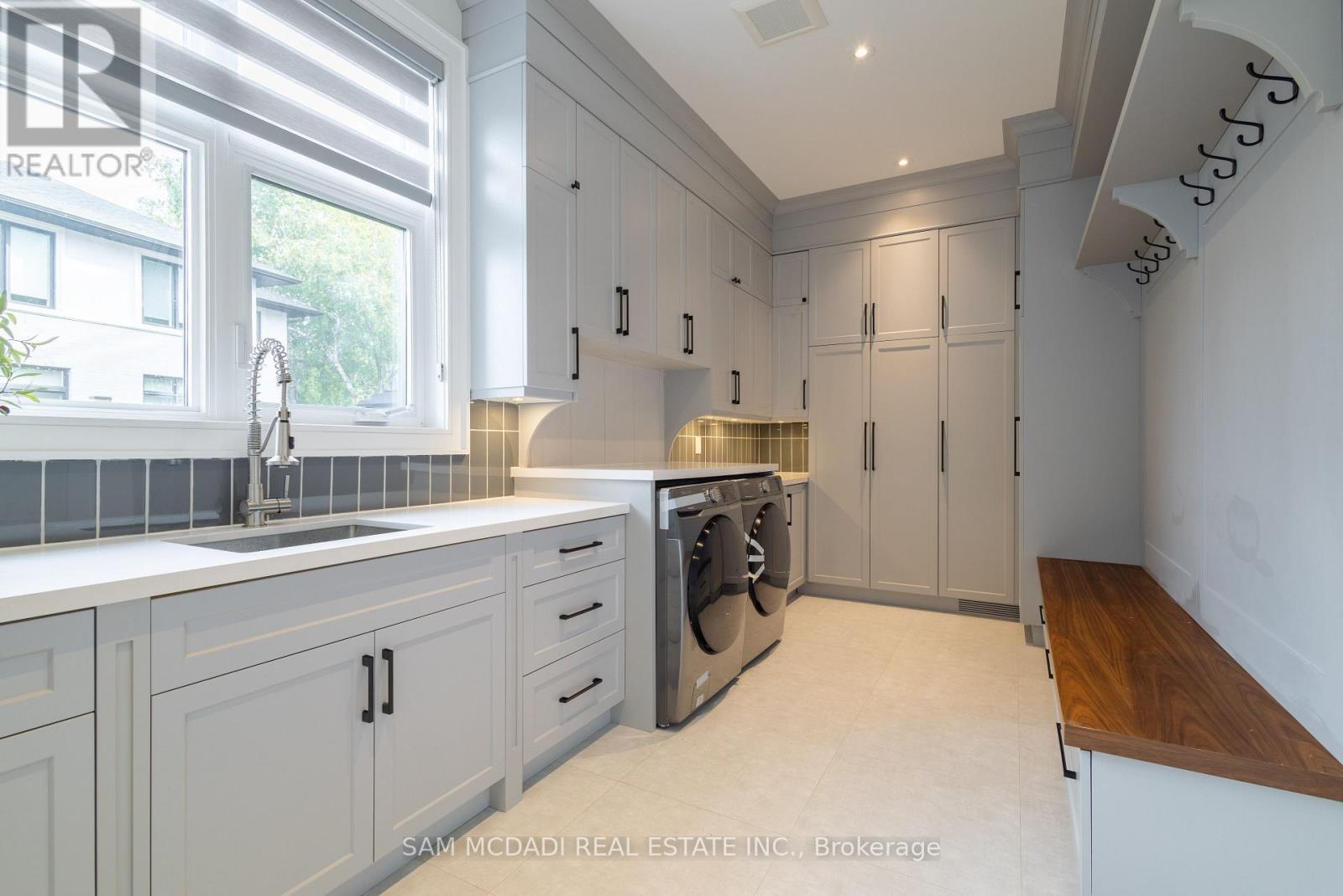 1615 Petrie Way, Mississauga, Ontario  L5J 1G8 - Photo 19 - W12131633