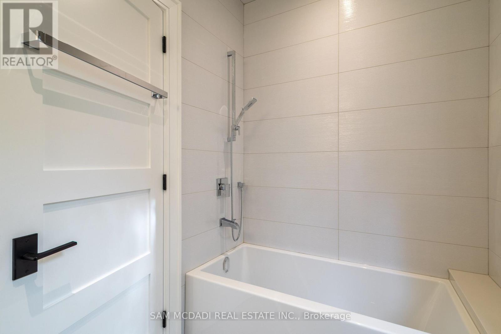 1615 Petrie Way, Mississauga, Ontario  L5J 1G8 - Photo 33 - W12131633