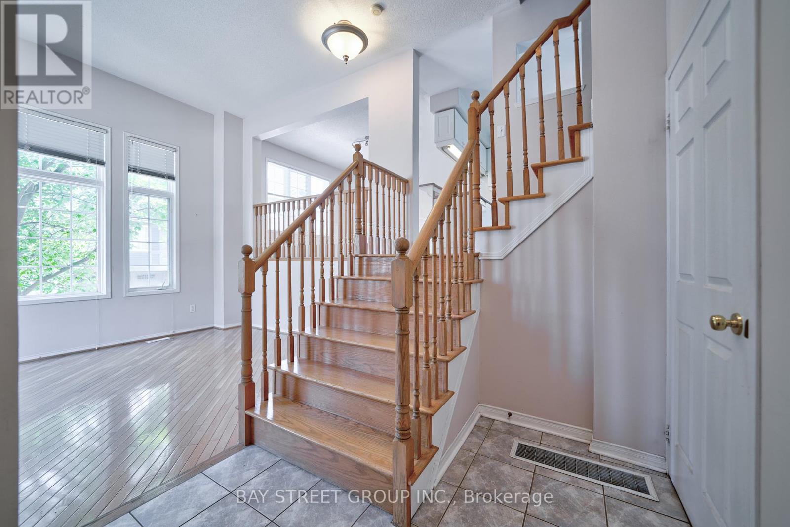 95 - 5535 Glen Erin Drive, Mississauga, Ontario  L5M 6H1 - Photo 8 - W12131636