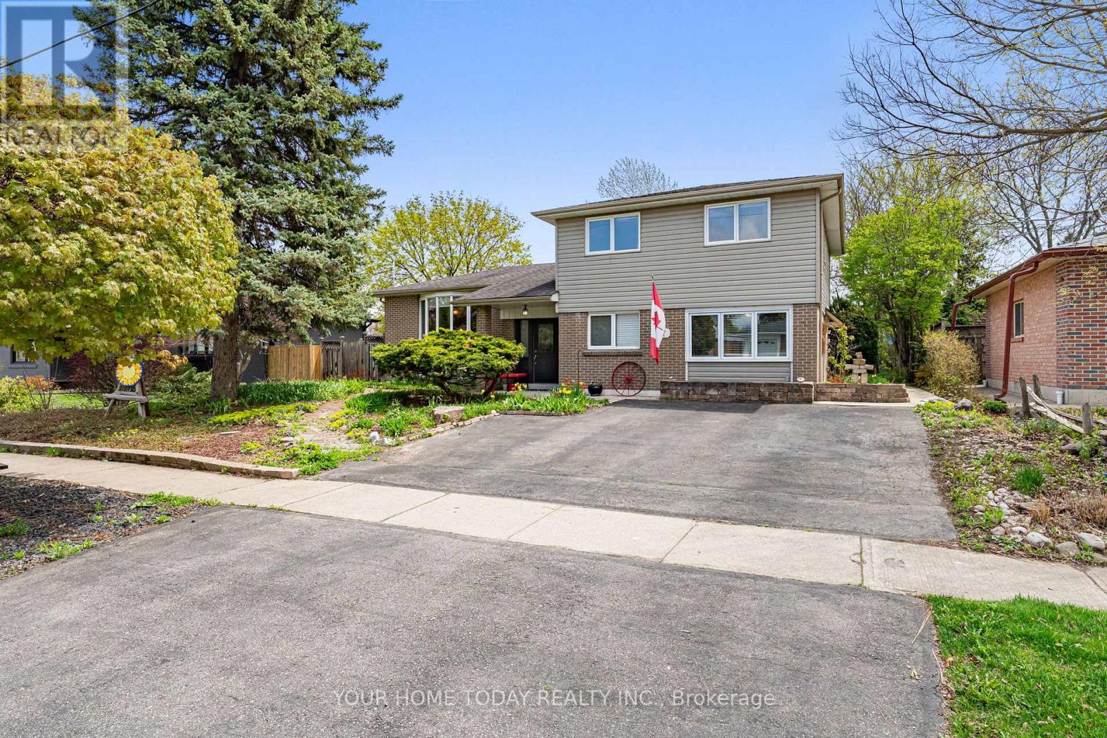 Property at 47 IRWIN CRESCENT image 2